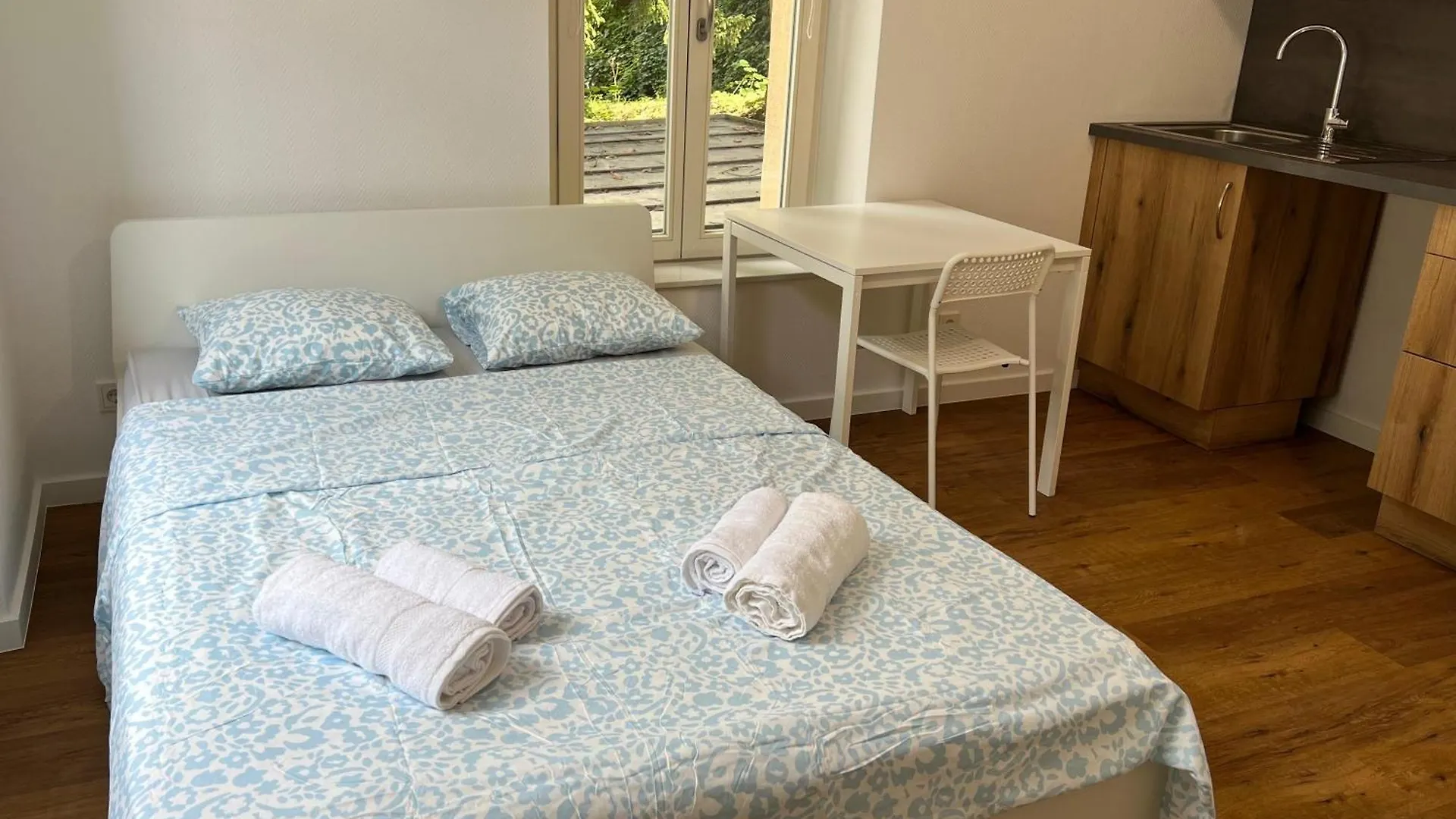 Studio Near To The City Centre contacts